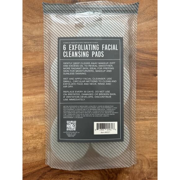 KŌL Other - KŌL Charcoal + Vitamin E Exfoliating Facial Cleansing Pads - 5 pack